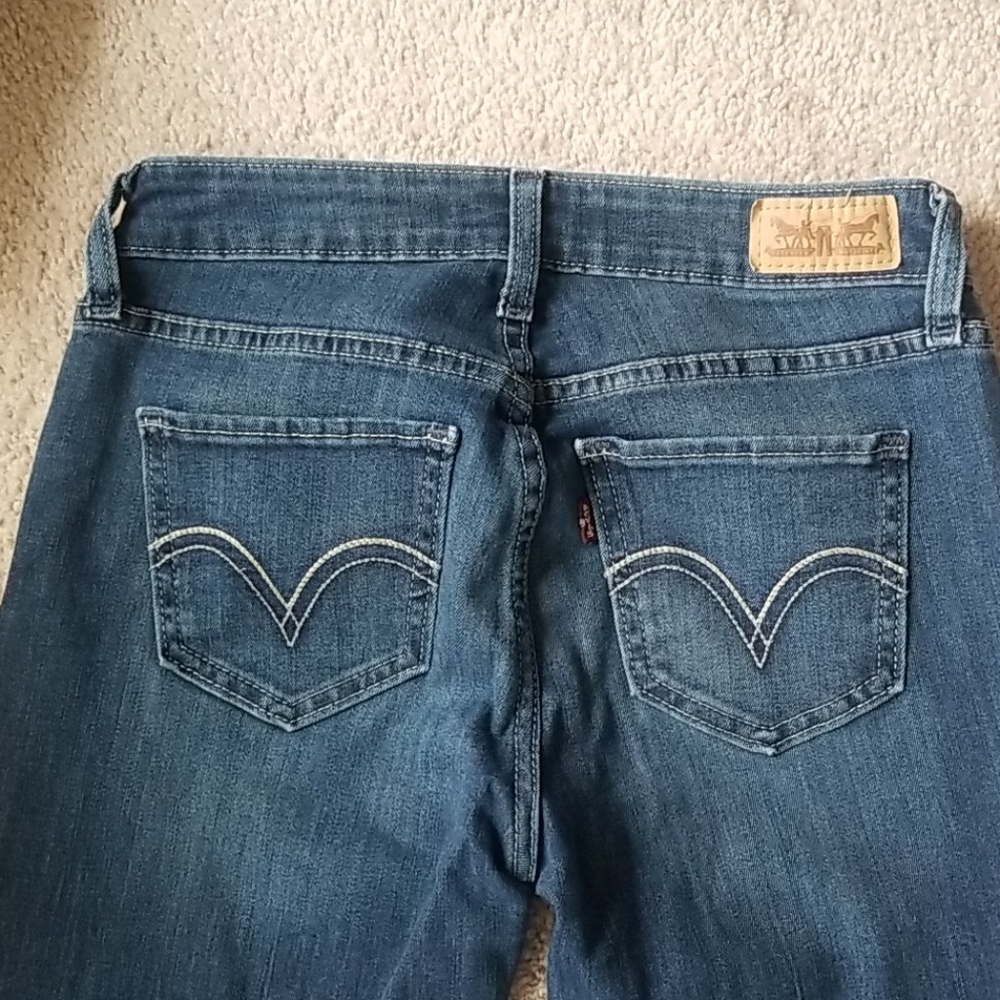 Levi's - Picture 3 of 4